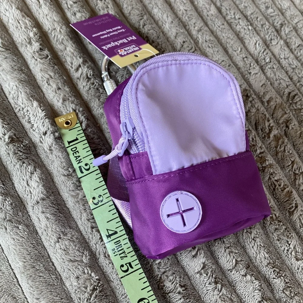 Heart to Tail Pet Backpack NWT for poo bags, treats, kibble, great bag charm